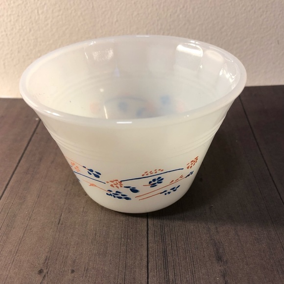 Vintage Dynaware MilkGlass Ramekin Single Serve Casserole Dish Bowl - Picture 1 of 8
